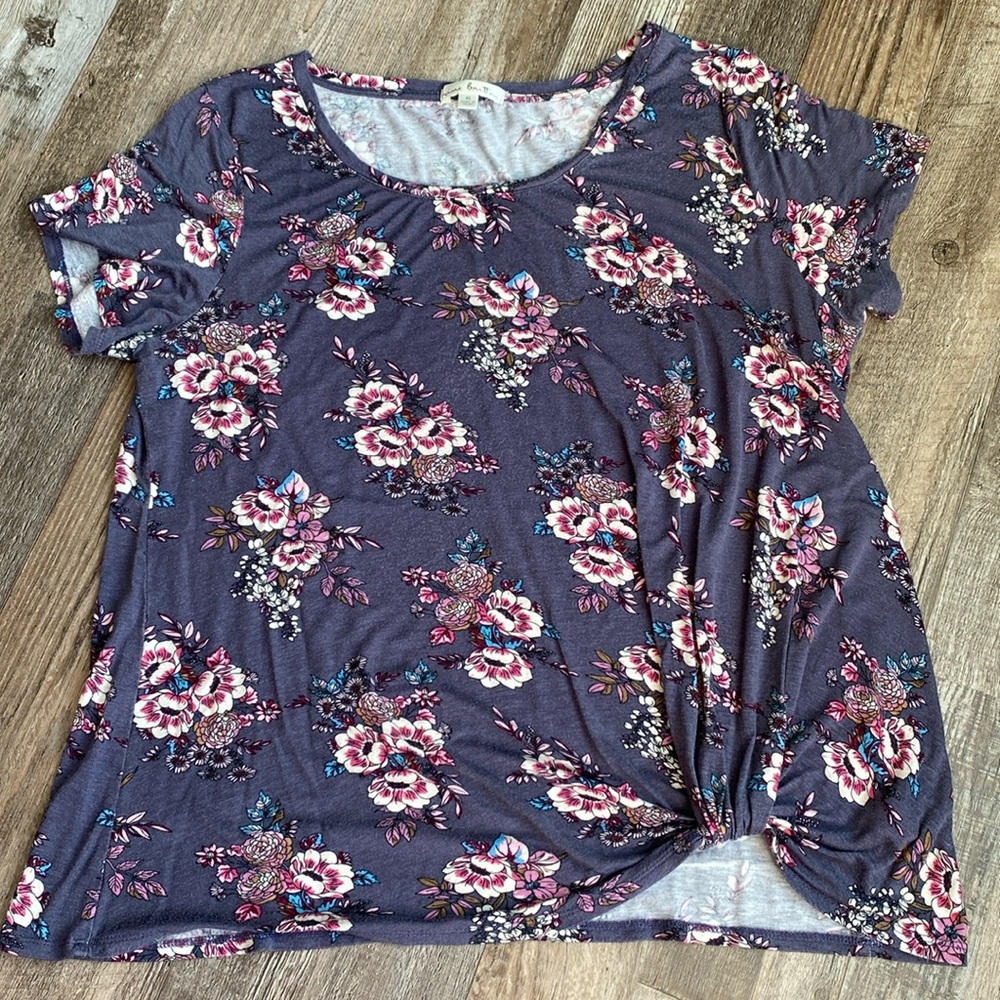 Front knot top